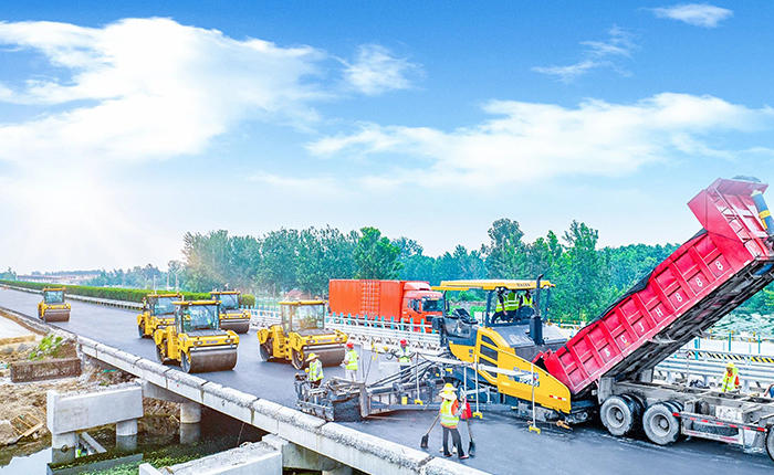 江蘇高速上演徐工成套道路機(jī)械大片！