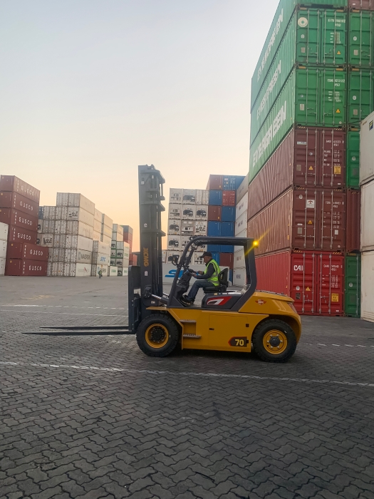 徐工叉車批量進(jìn)駐廈門港，一站式解決方案賦能港口物流新升級