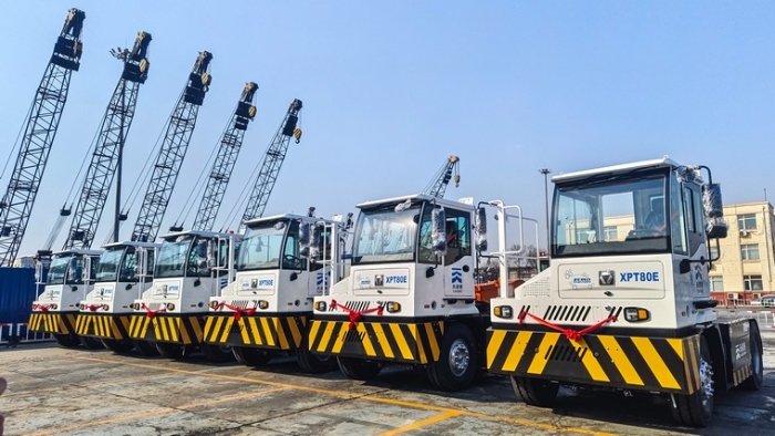 新車交付忙！徐工新能源重載牽引車以多維優(yōu)勢(shì)賦能大宗貨物智慧轉(zhuǎn)運(yùn)